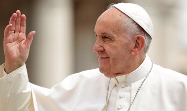 Mulheres na gerência têm melhorado o Vaticano mais do que homens, diz papa